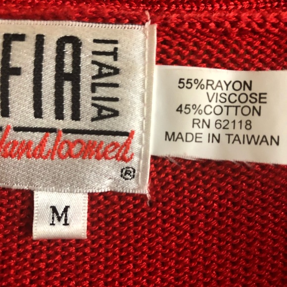 FIA ITALIA   Two piece sweater set. - Picture 2 of 2